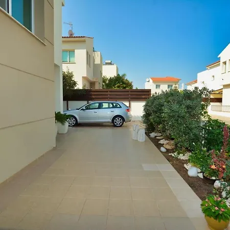 Island Villas Cyprus - 020 - A Families Friendly 4 Bedroom With A Pool Villa