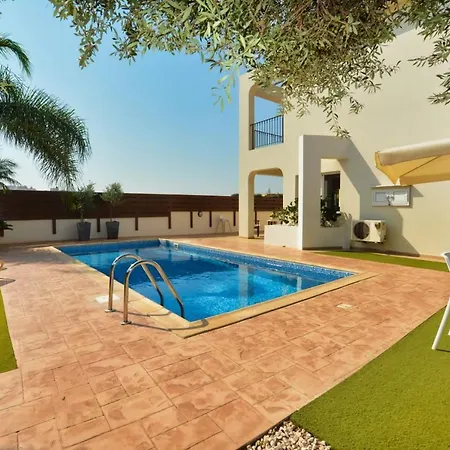 Island Villas Cyprus - 020 - A Families Friendly 4 Bedroom With A Pool